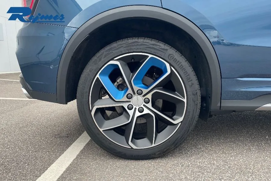 Vehicle image 22