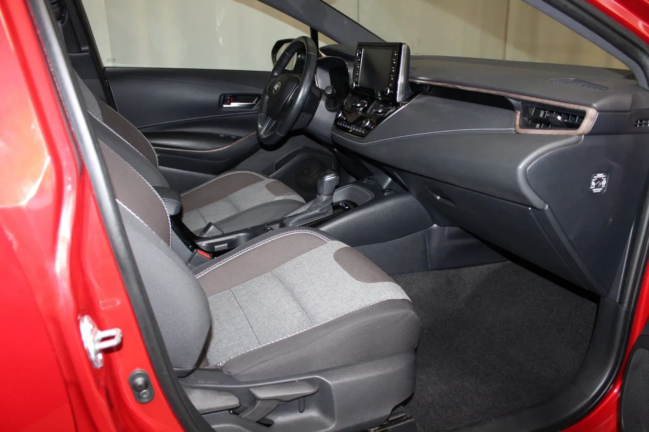 Vehicle image 19