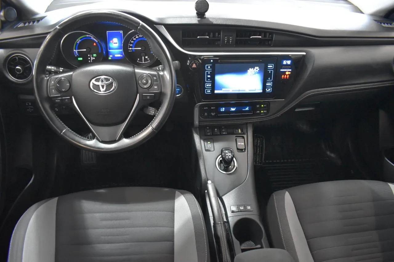 Vehicle image 8