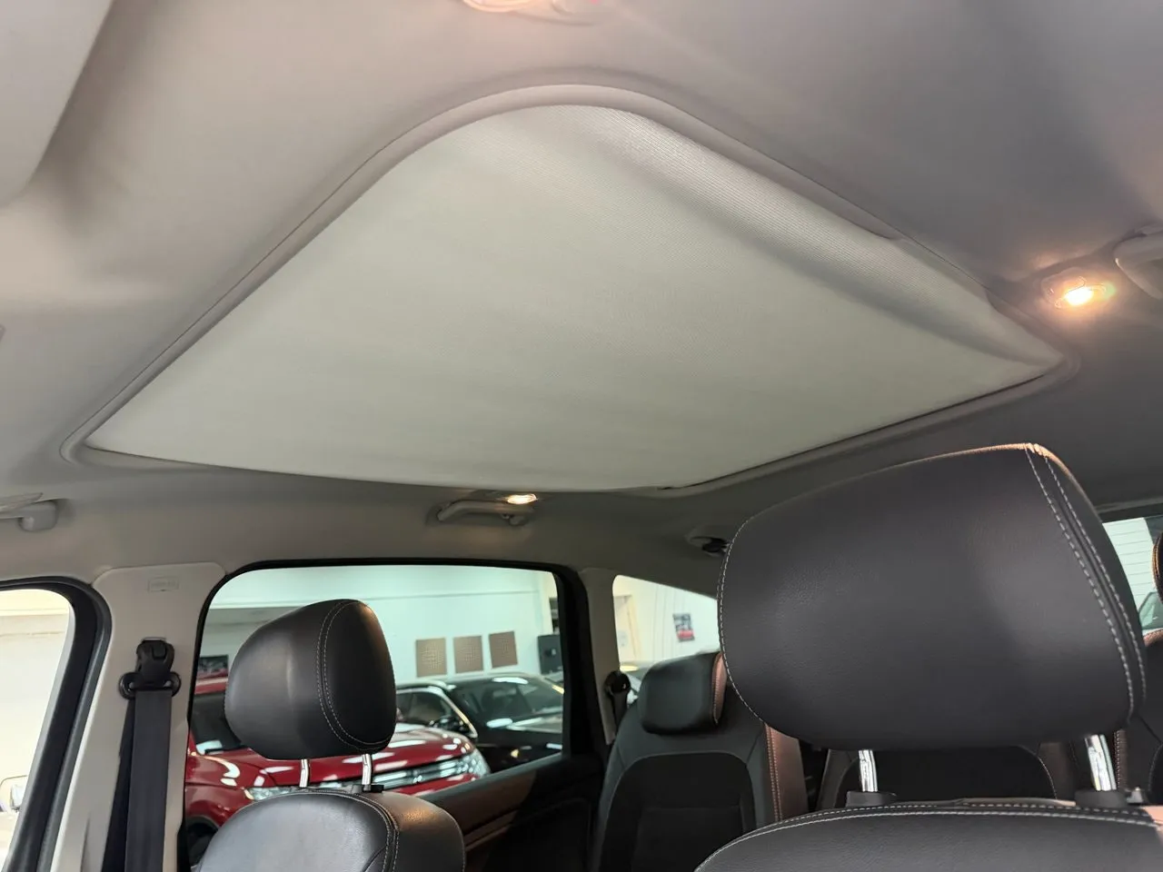 Vehicle image 16