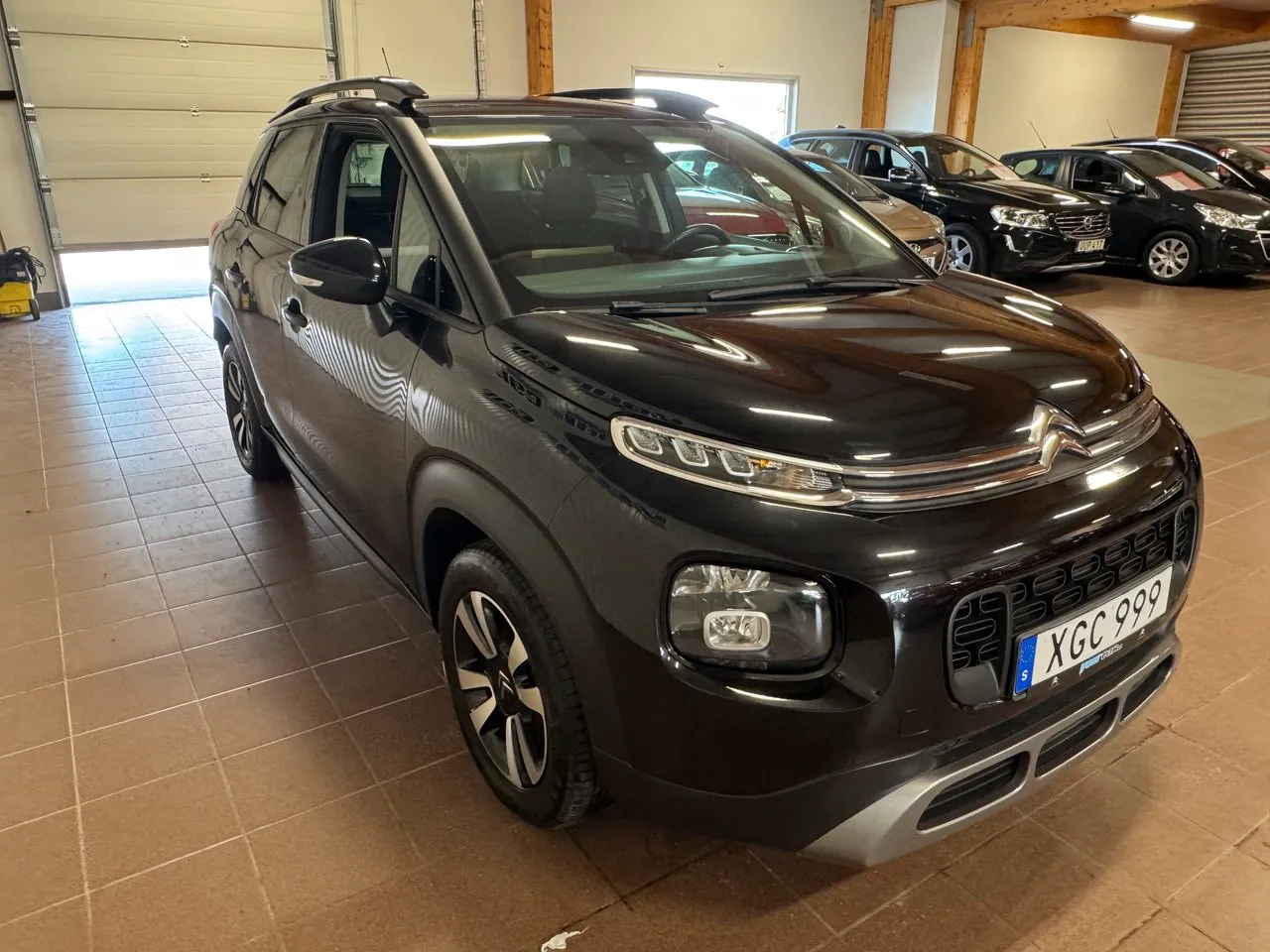 Vehicle image 3