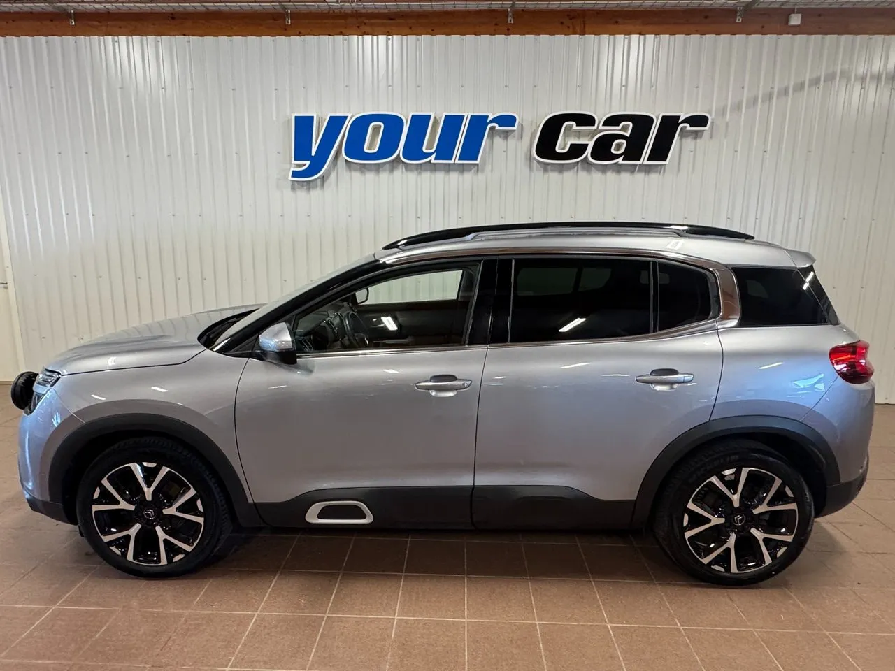 Vehicle image 1