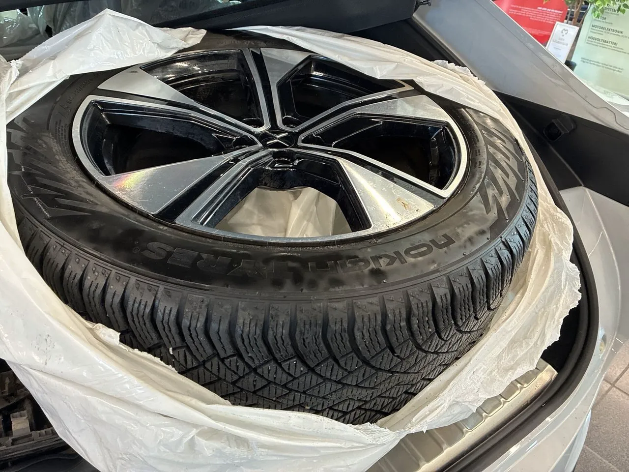 Vehicle image 18