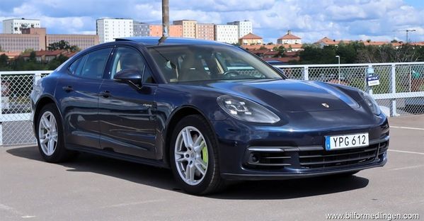 Porsche Panamera 4 4 4 E-Hybrid 462hk Panorama S/V-hjul Svensksåld - 2018