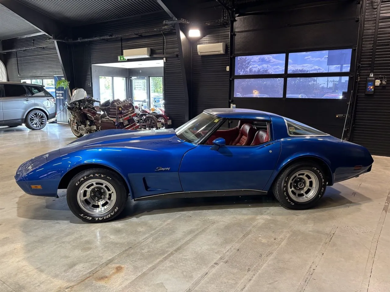 Vehicle image 5