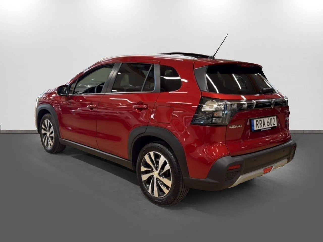 Vehicle image 5