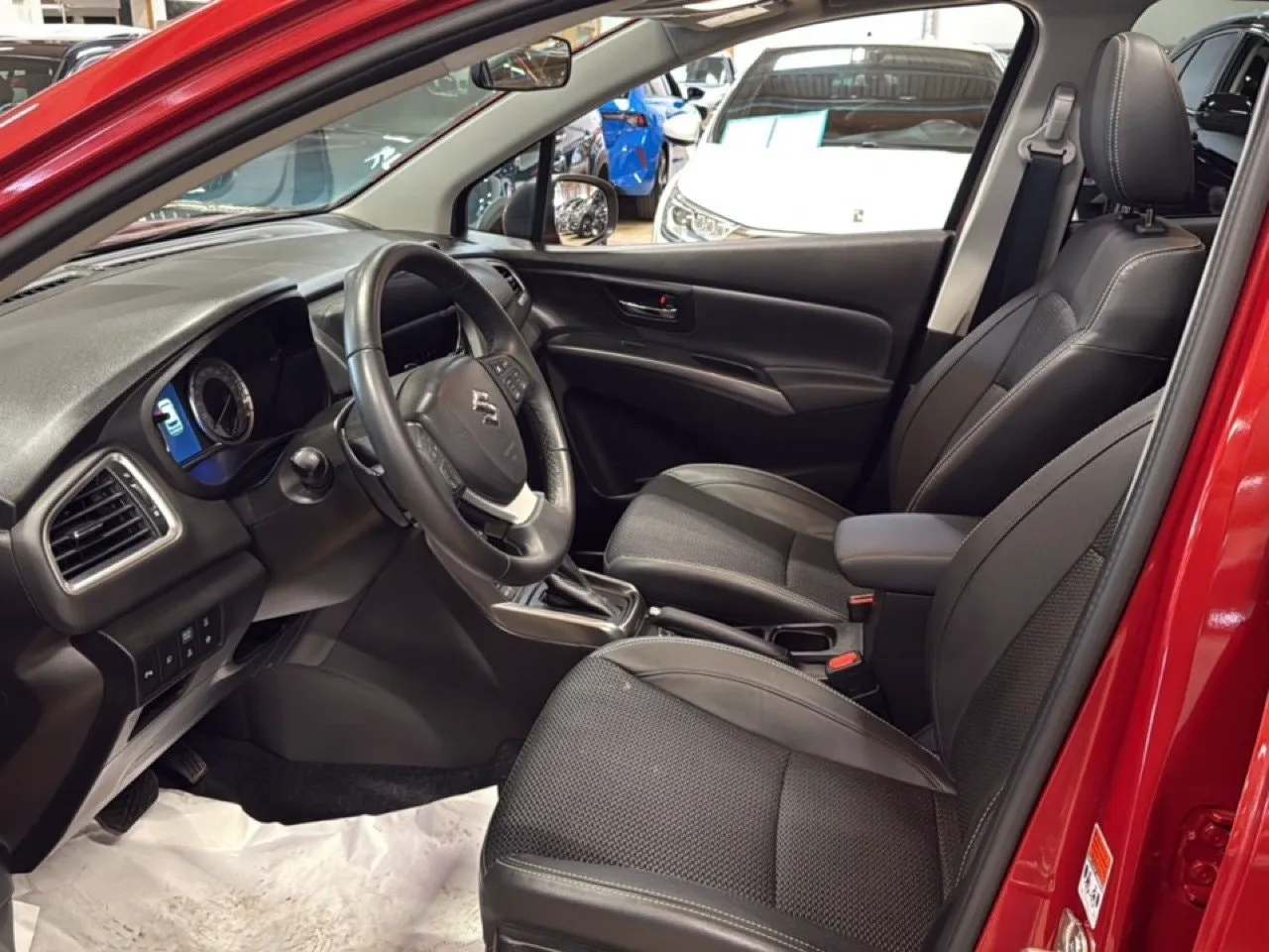 Vehicle image 7