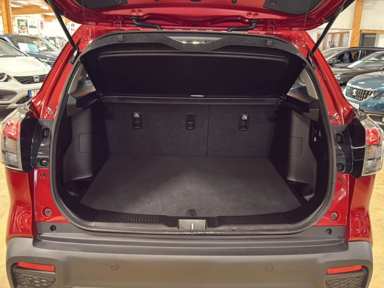 Vehicle image 13
