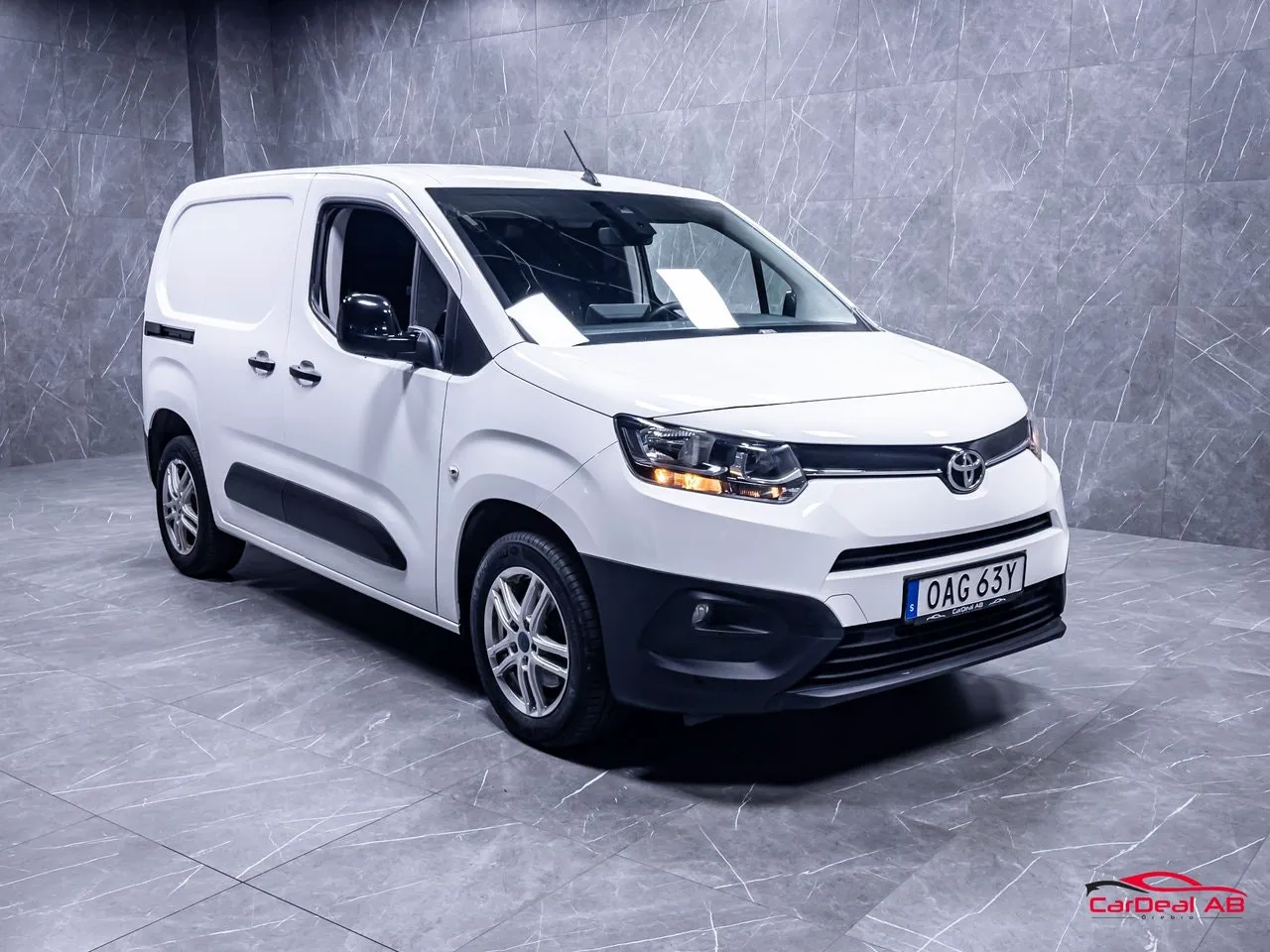 Vehicle image 8