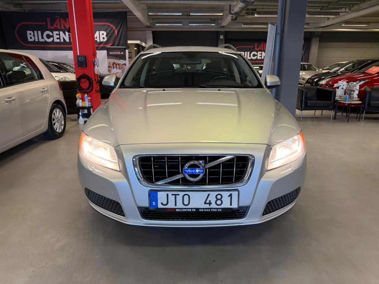 Vehicle image 2