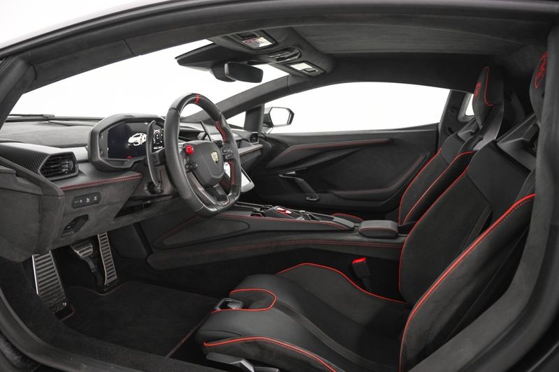 Lamborghini Revuelto bild 15