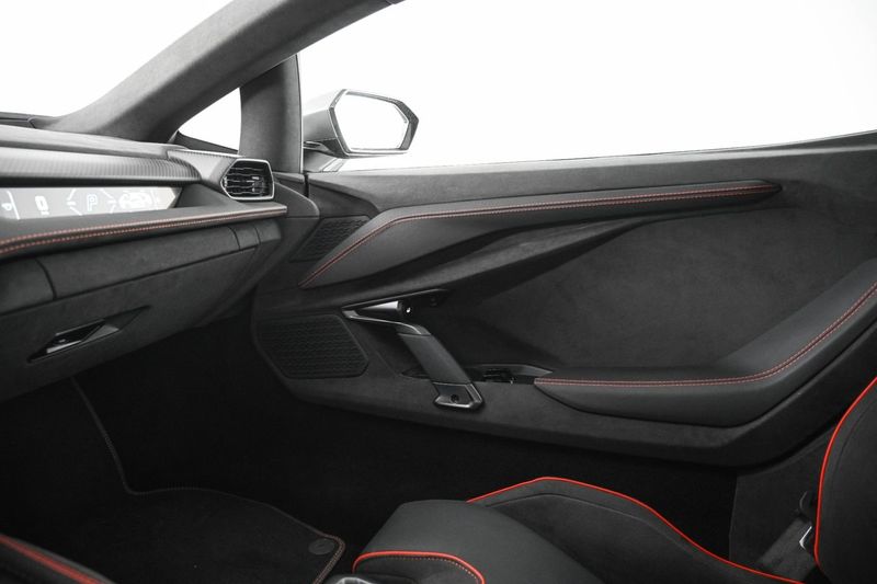 Lamborghini Revuelto bild 27
