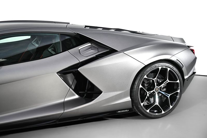 Lamborghini Revuelto bild 8