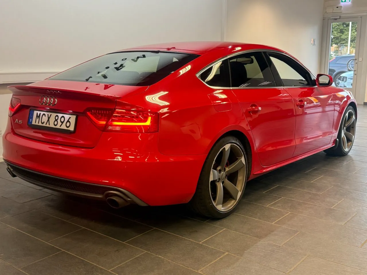Vehicle image 11