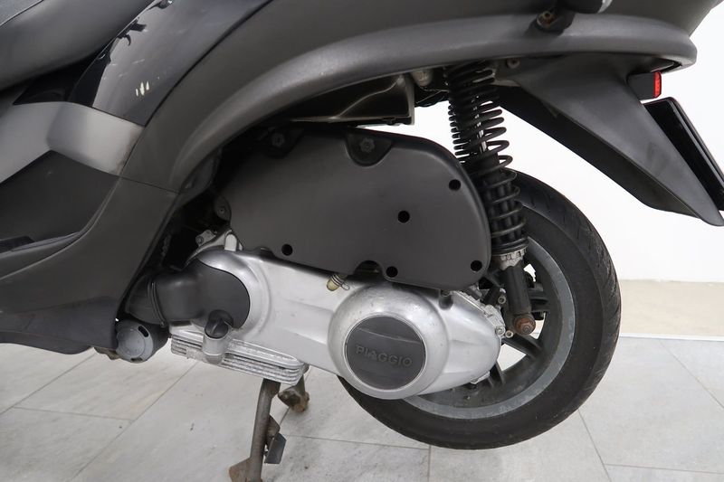 Piaggio MP3 bild 24
