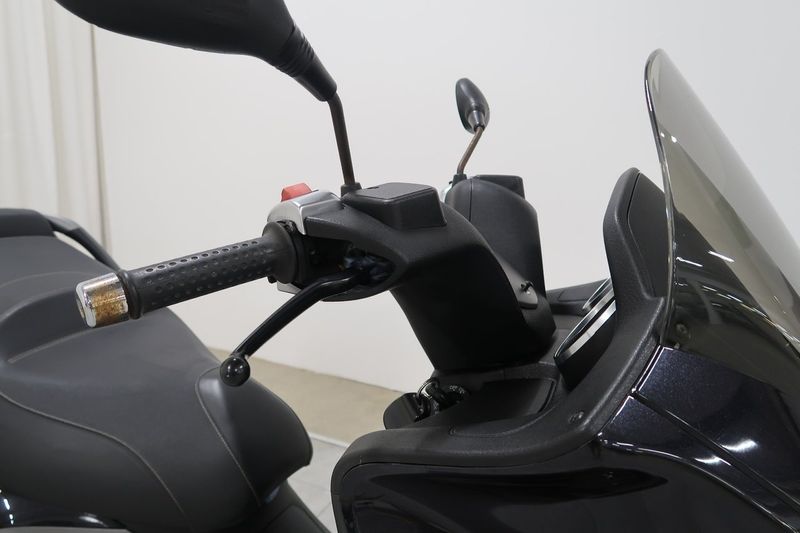 Piaggio MP3 bild 7