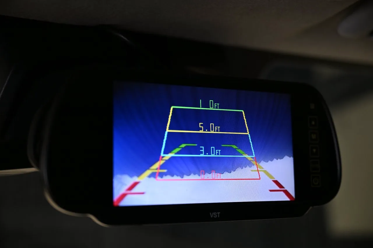 Vehicle image 13