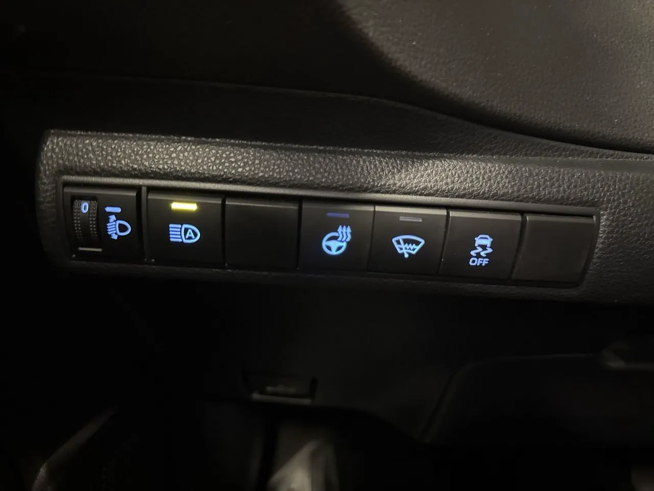 Vehicle image 21