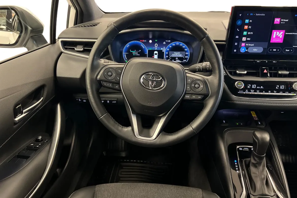 Vehicle image 10