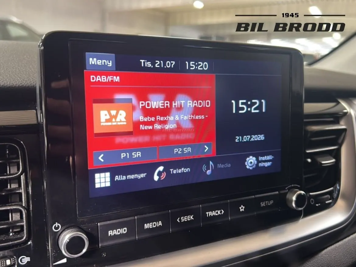Vehicle image 10
