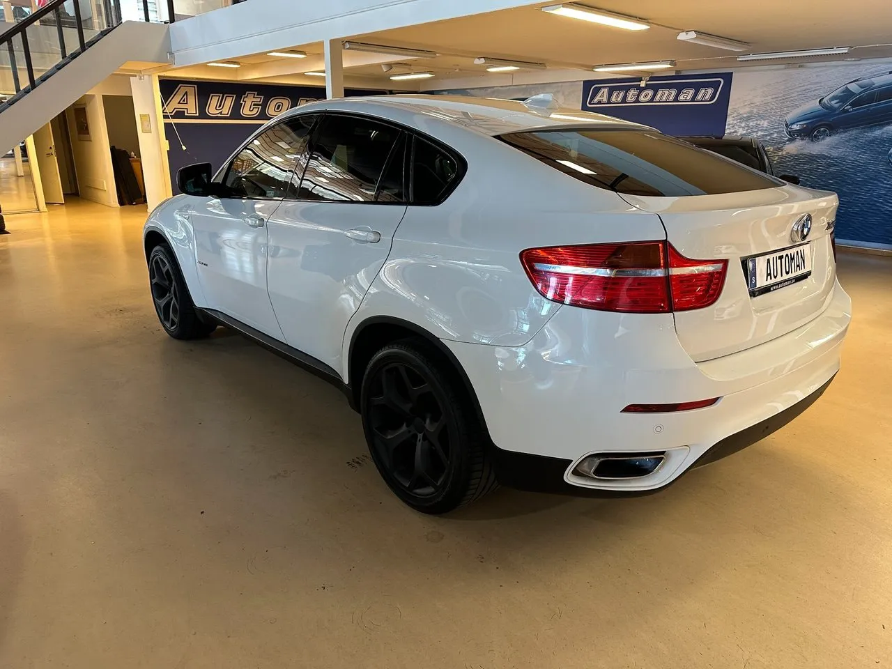 Vehicle image 21