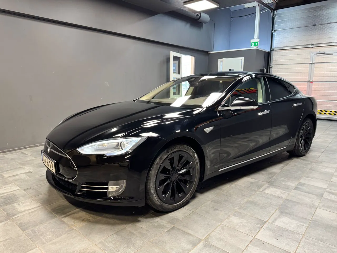Vehicle image 4