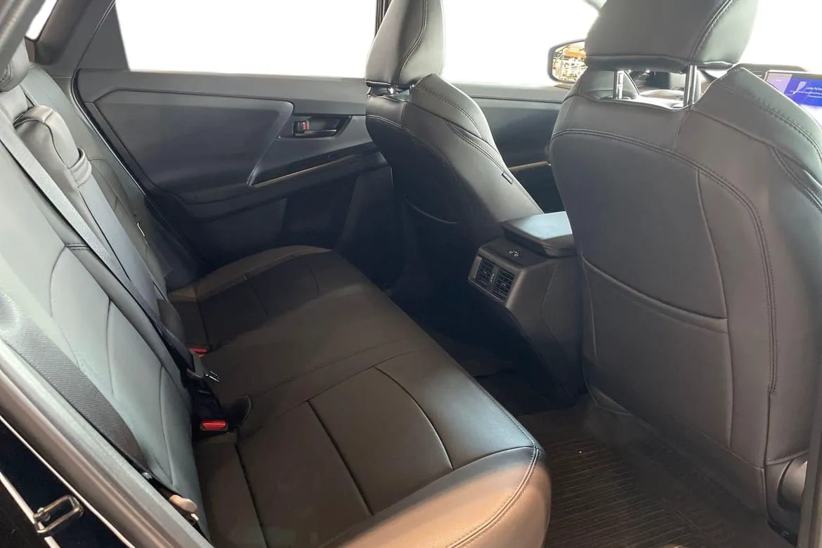 Vehicle image 8