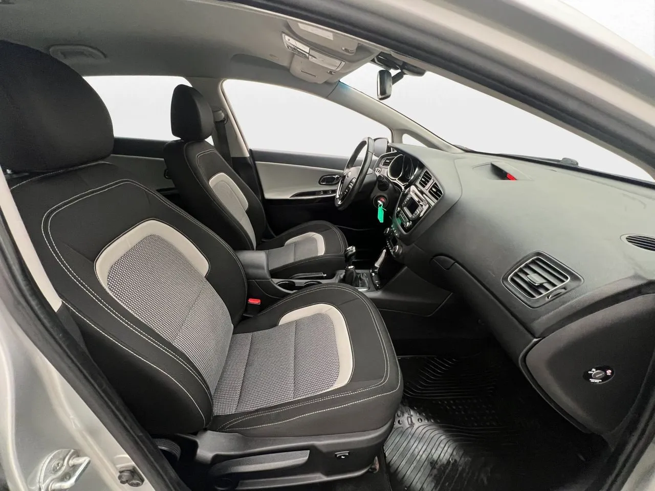Vehicle image 21