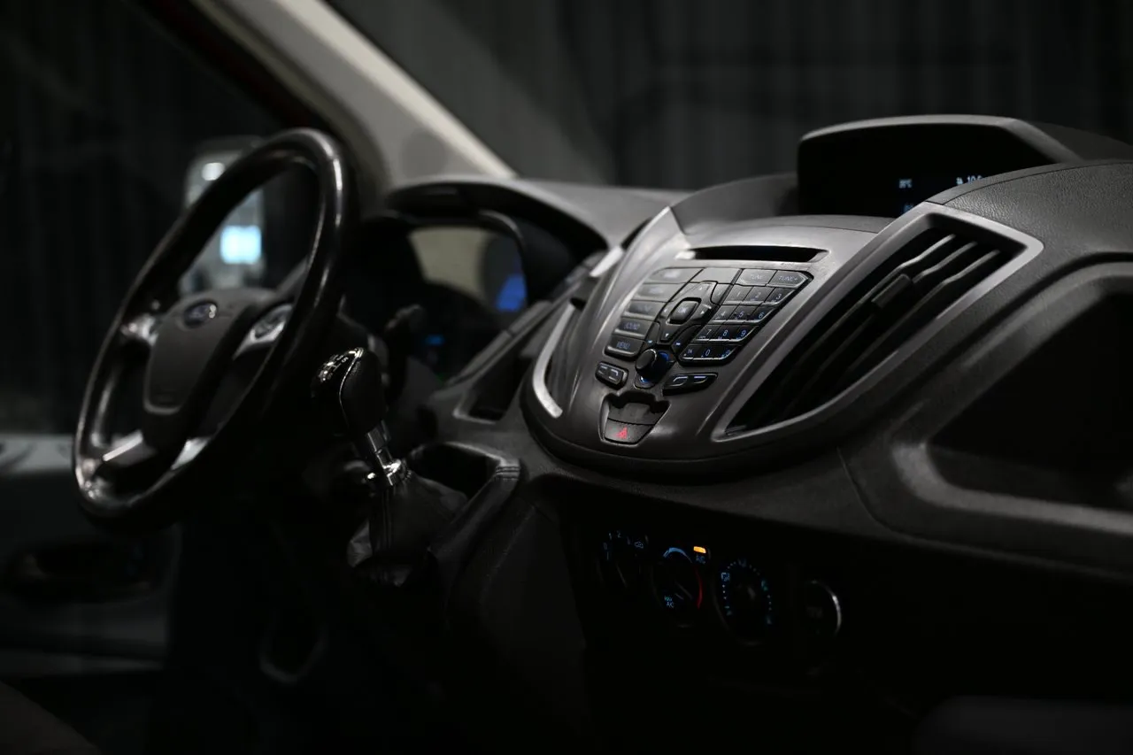 Vehicle image 21