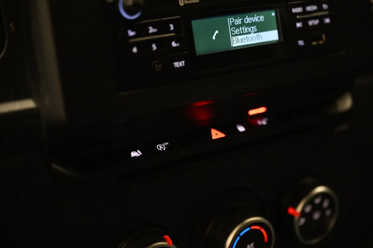 Vehicle image 19