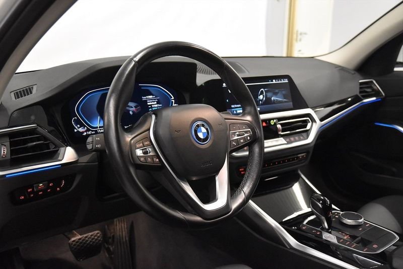BMW 330 bild 9