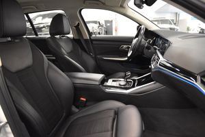 BMW 330 bild 12