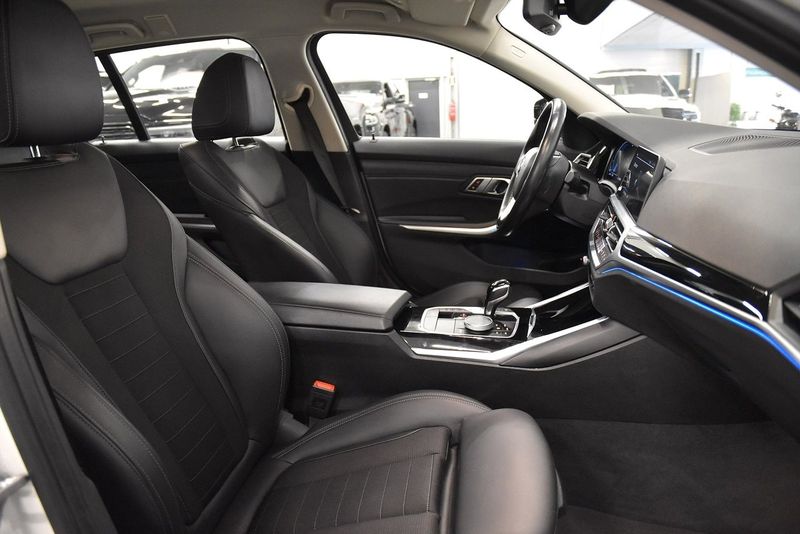 BMW 330 bild 12
