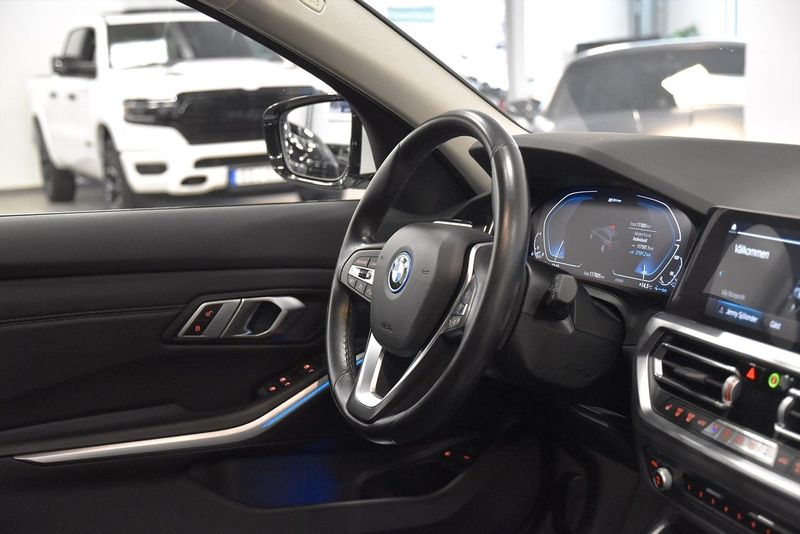 BMW 330 bild 8