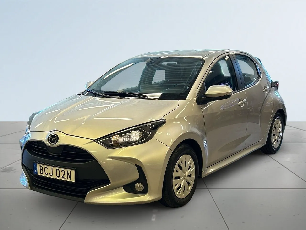 Vehicle image 15