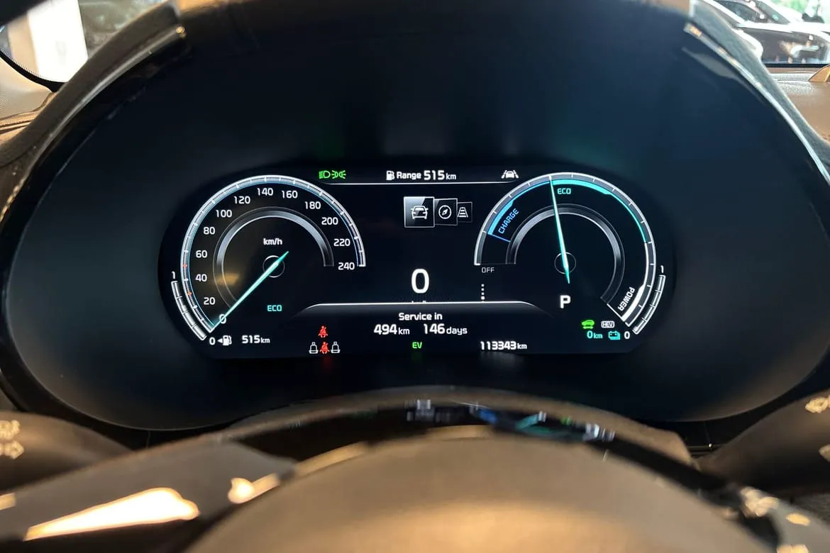 Vehicle image 15