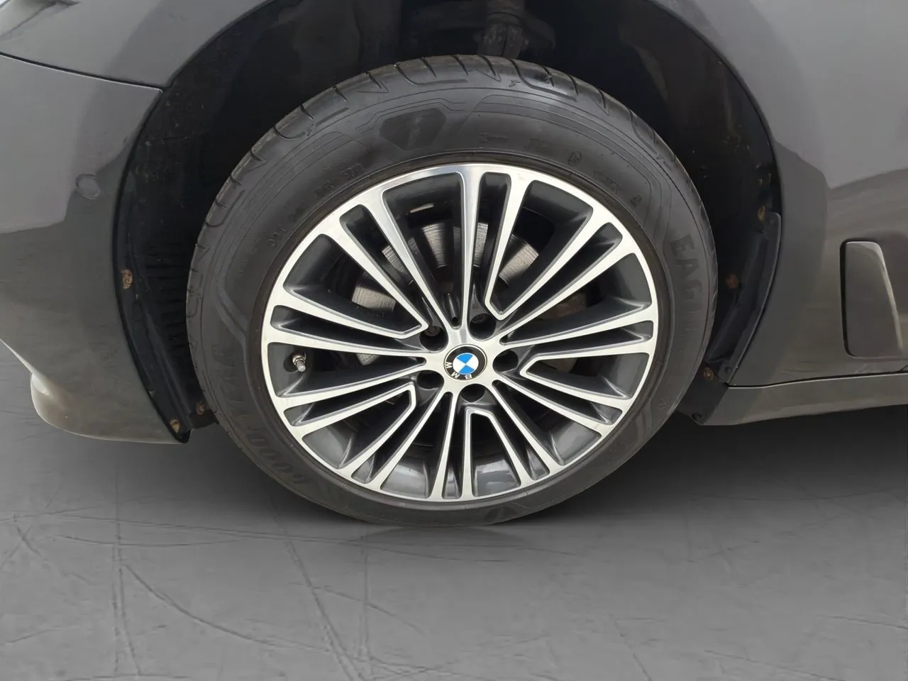 Vehicle image 30