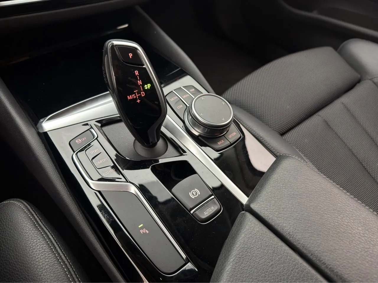 Vehicle image 24
