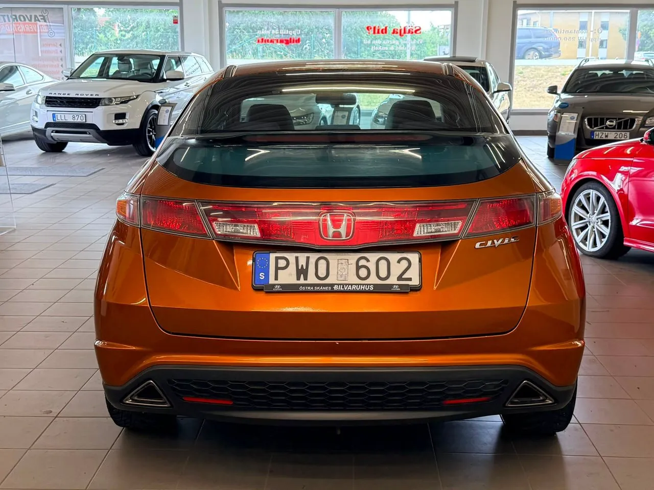 Vehicle image 12