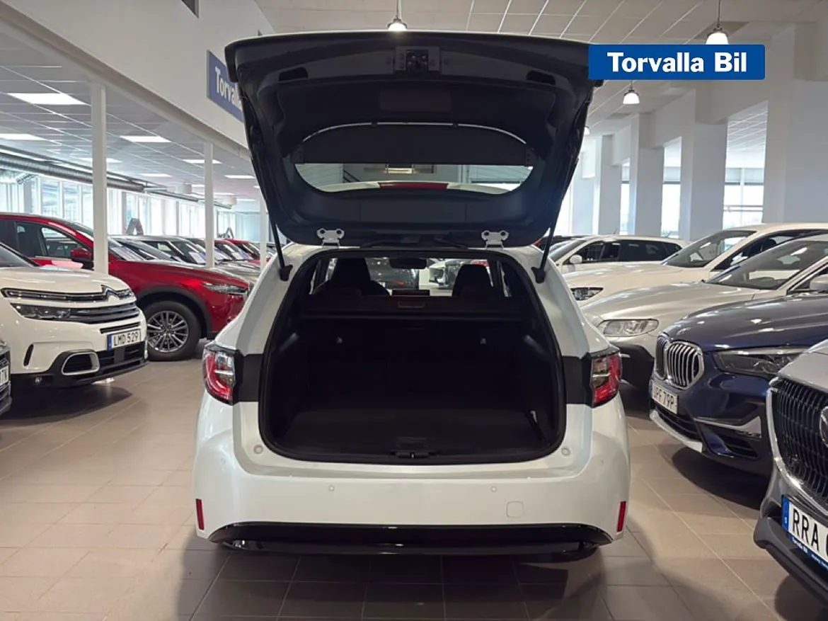 Vehicle image 13