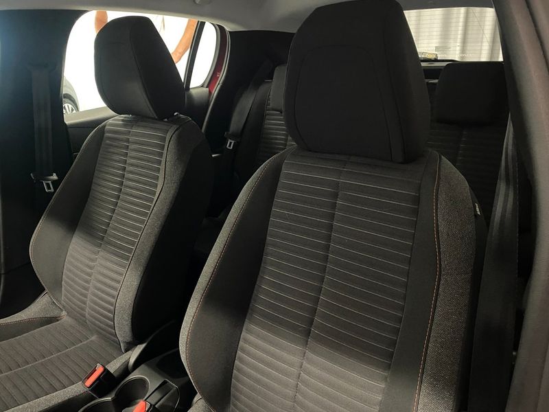Peugeot 208 bild 9