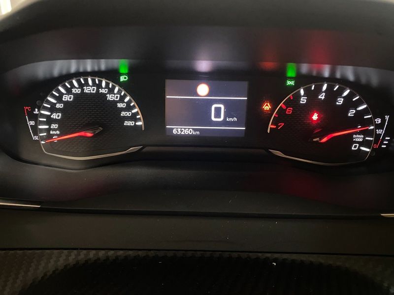 Peugeot 208 bild 11