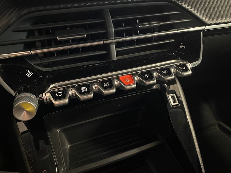 Peugeot 208 bild 15