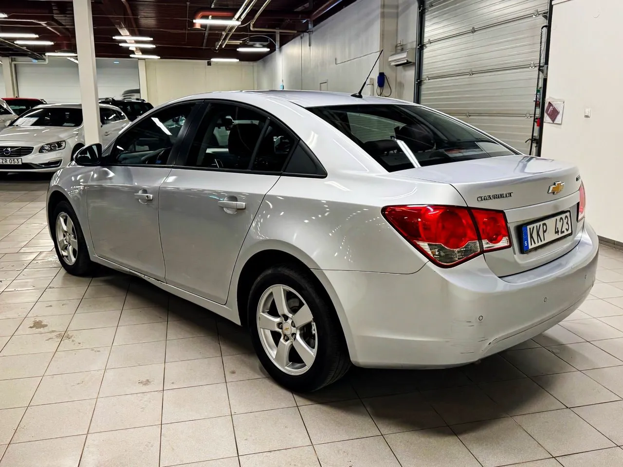 Vehicle image 6