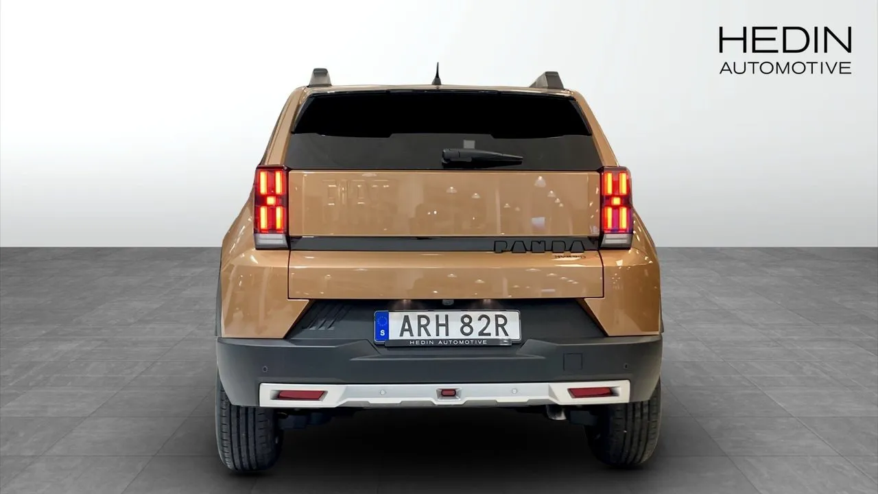 Vehicle image 6