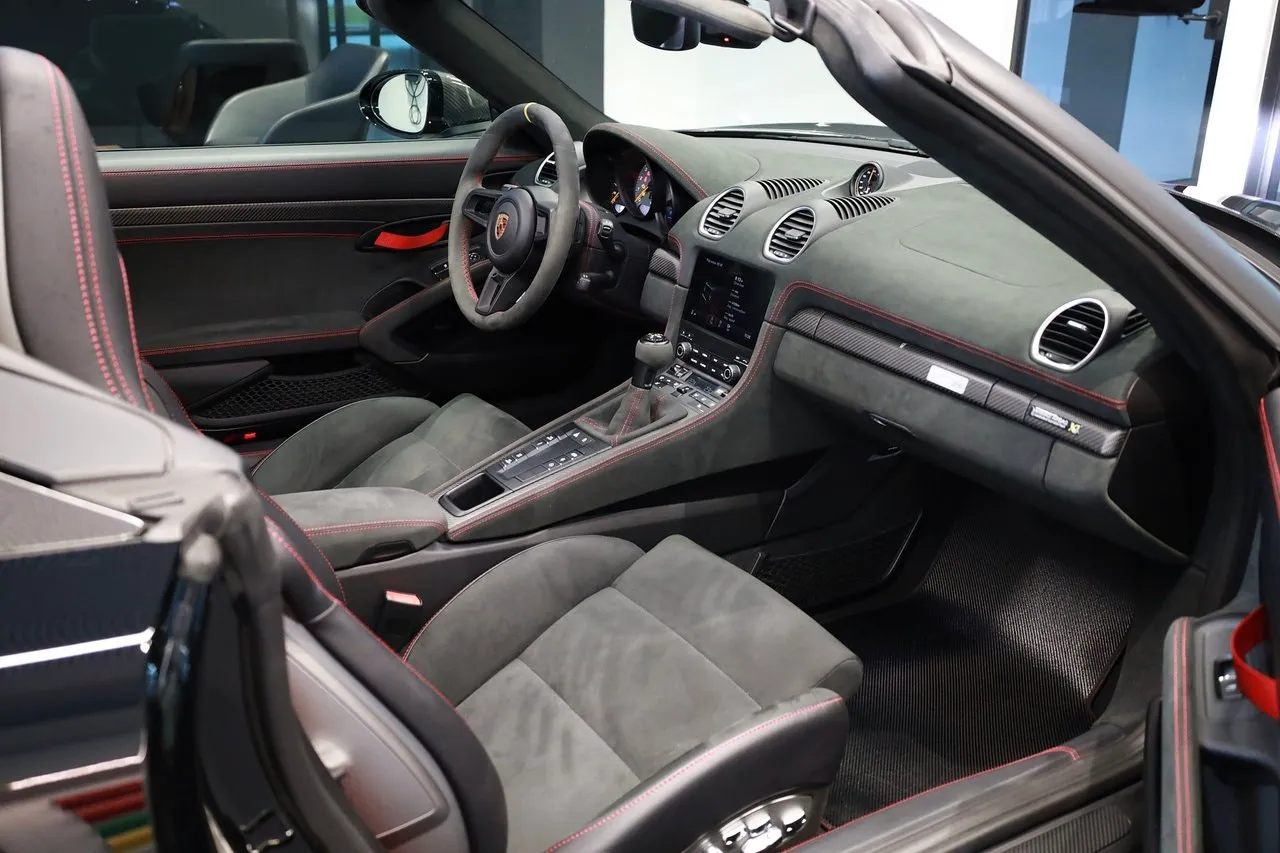 Vehicle image 18