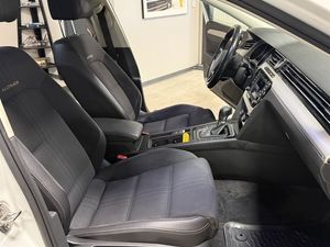 Volkswagen Passat bild 8