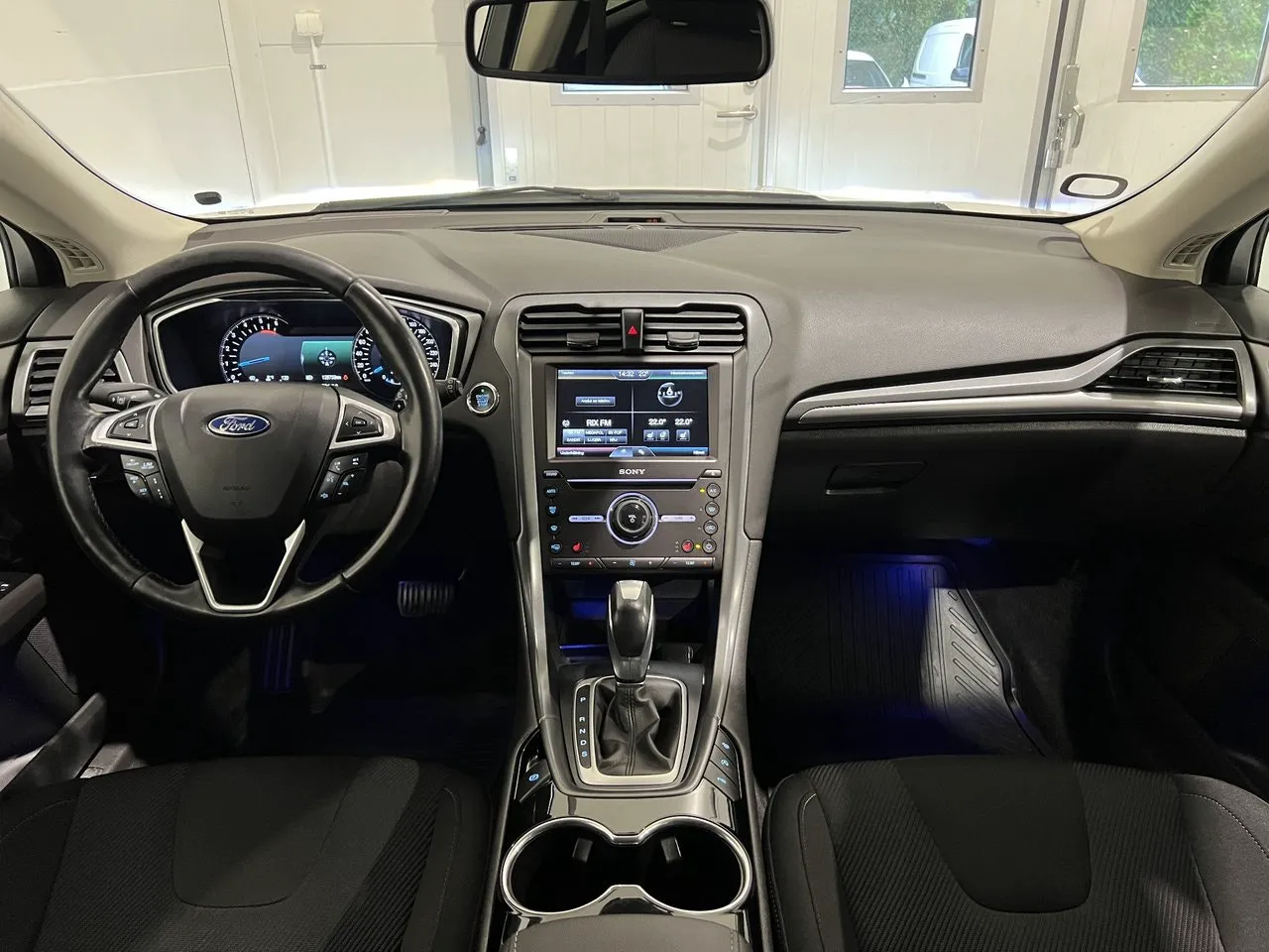 Vehicle image 14