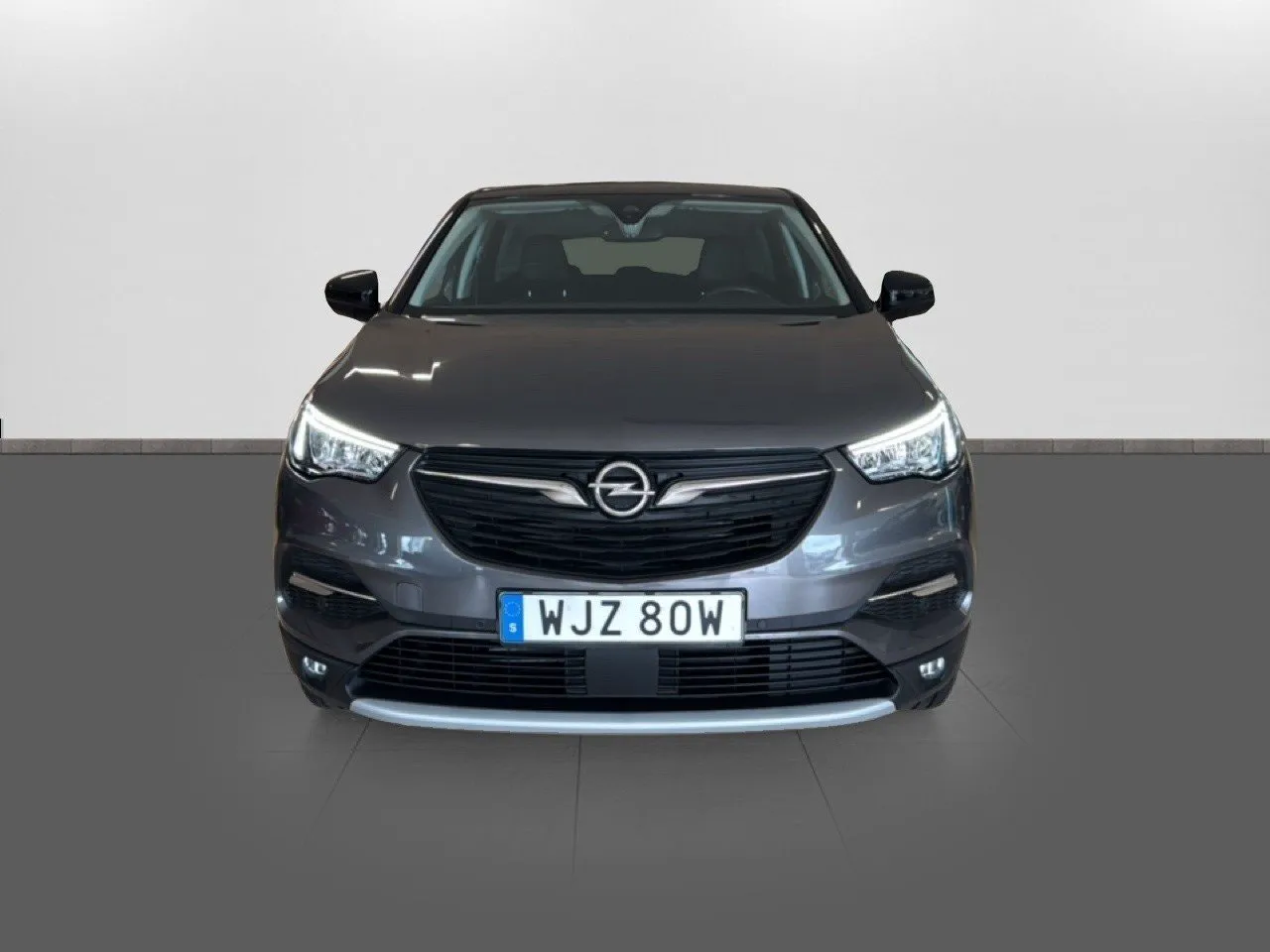 Vehicle image 4