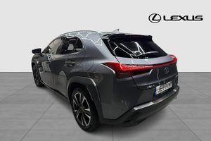 Lexus UX bild 2